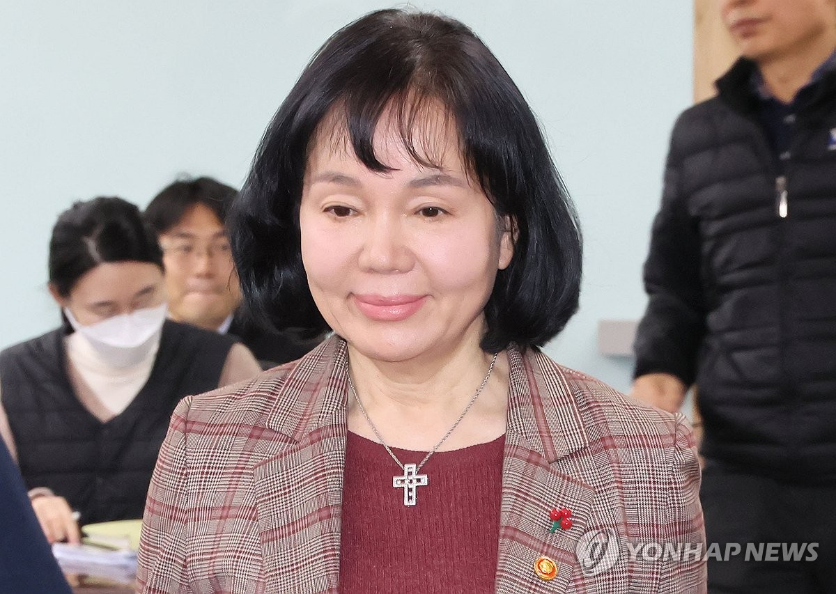 전체회의 참석하는 송경희 개인정보보호위원장