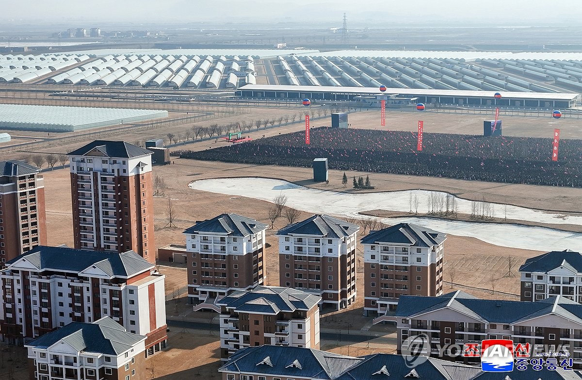 김정은, 신의주 온실종합농장 준공식 참석