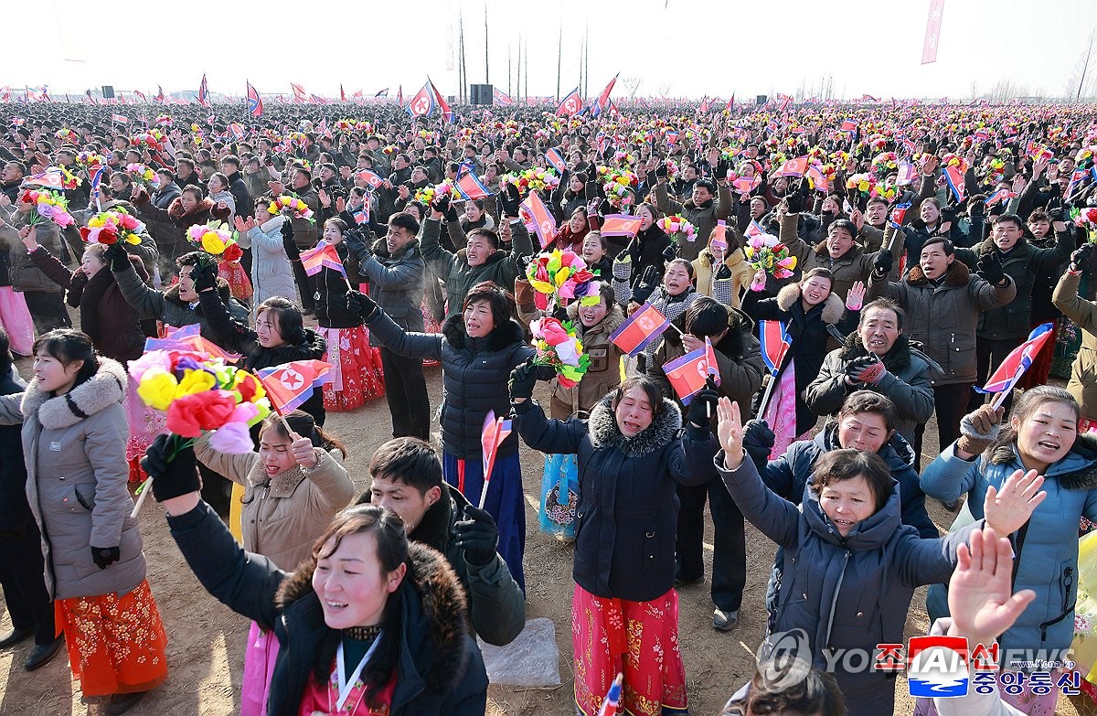 김정은, 신의주 온실종합농장 준공식 참석