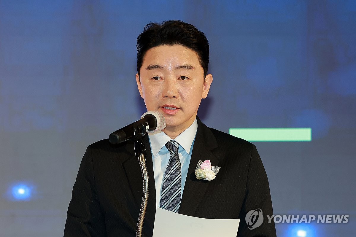 대통령 축사 대독하는 강훈식 비서실장
