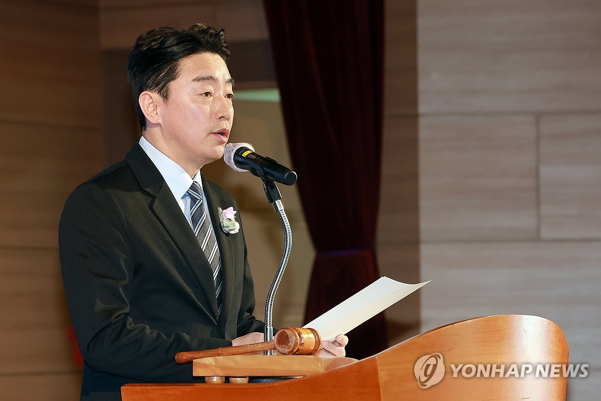 대통령 축사 대독하는 강훈식 비서실장