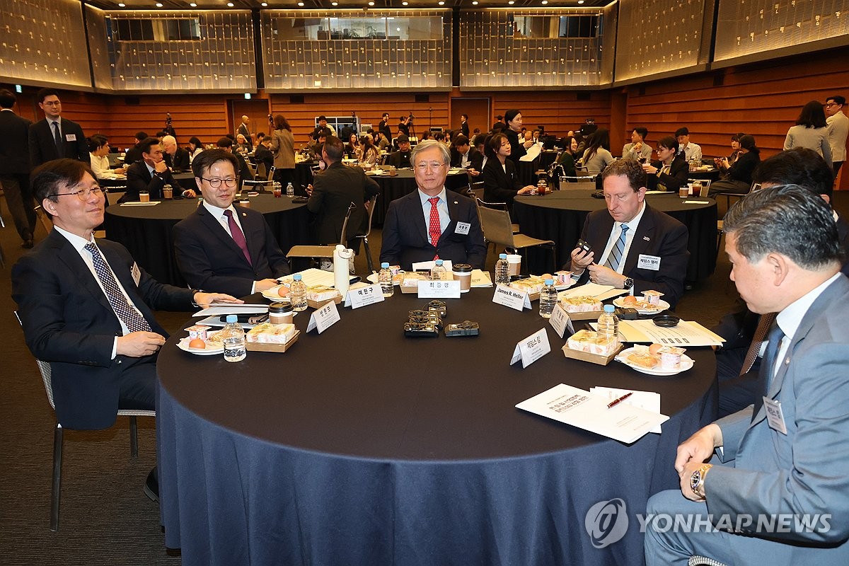 격화하는 AI 패권 전쟁…"한미일, 메모리 통합칩 공동 개발해야"