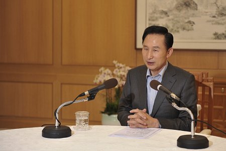 李대통령 재산기부 방안, 머지않아 나올 것