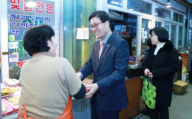 사회복지시설·전통시장 찾은 류태호 태백시장