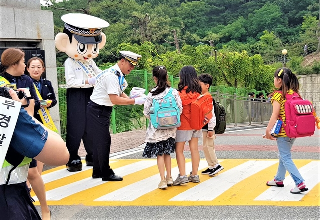 경북경찰, 개학 기 어린이 교통안전 지키기에 총력집중