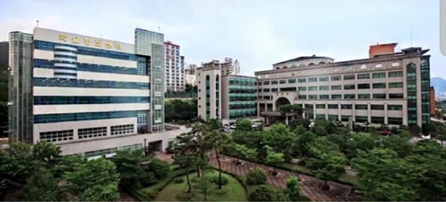 청암대, 강제 야간학습, 복장·두발 단속…대학교 맞아?