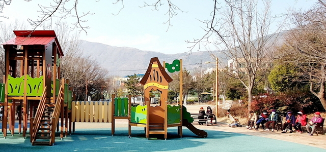 창원시 진해구 석동, 돌처럼 단단한 민심으로 지켜온 고장