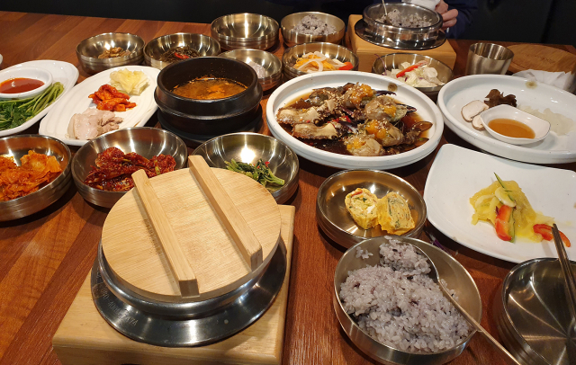 태백산국립공원 입구 ‘소나무정원’…성공비결은 신선한 식재료·친절한 서비스