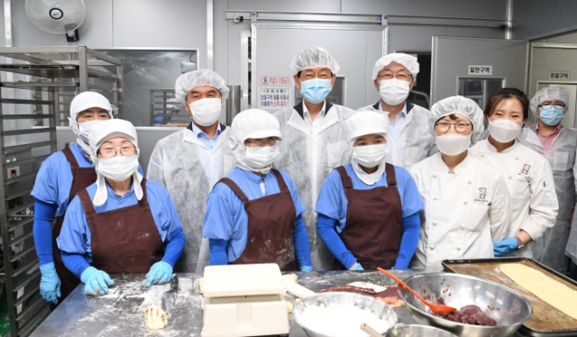 진영 행안부장관, 마을기업 현장간담회 참석차 완주 방문