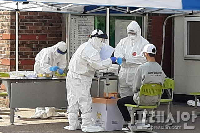 전남 영광군 법성중학교 교사, 코로나19 확진 판정