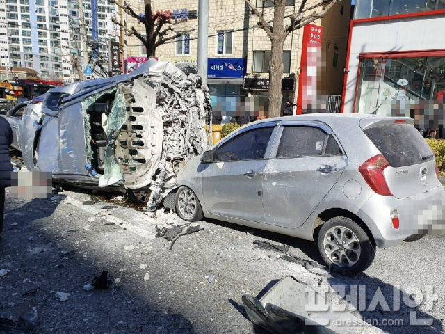 경찰, 부산 대형마트 택시 추락사고 운전자 차량 조작 과실 결론