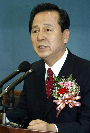  퇴임 인사말하는 김혁규 전 경남지사