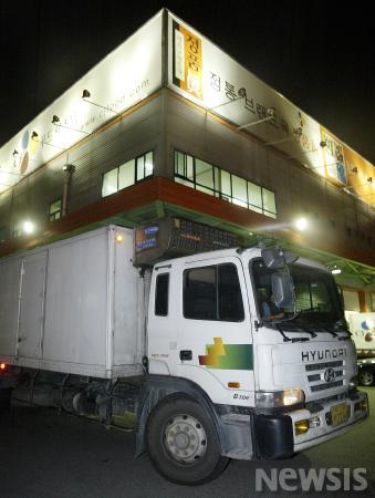 작업중인 CJ 푸드시스템 물류센터