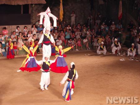 “한여름밤의 앙상블” 안성시립남사당풍물단 토요상설공연