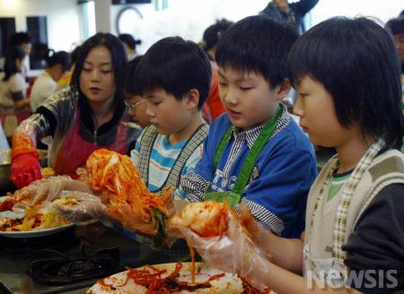 내 김치가 더 예쁘지!