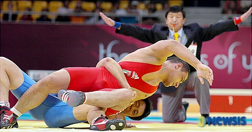 <도하아시안게임>그레코로만 84kg 김정섭의 금빛 기술