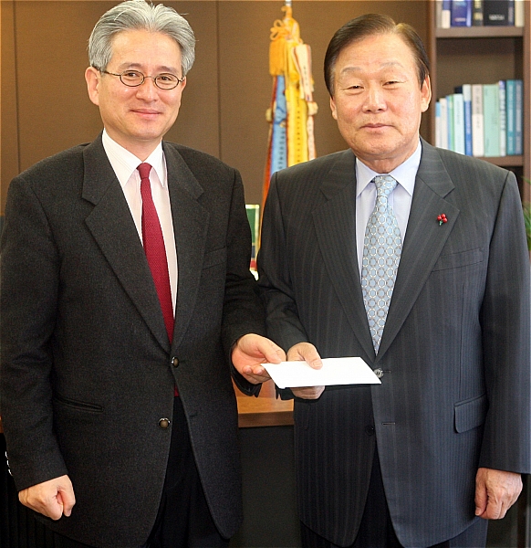 동일토건 천안시에 성금 5000만원 기탁