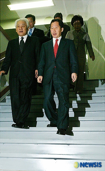 회의장으로...