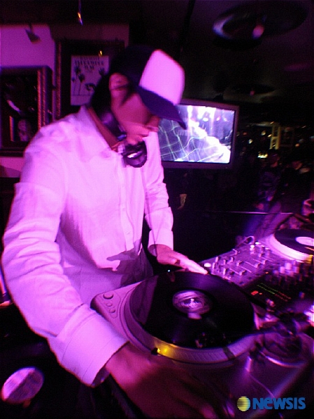 스크래치 DJ 1호 렉스, 더 굿 오프닝