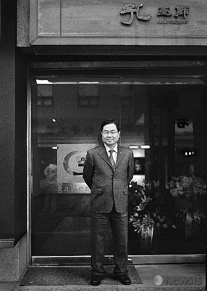 조문호가 인사동에서 만난 공화랑 주인 공창호씨