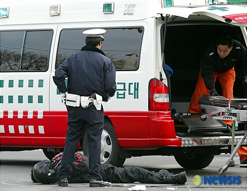 이화사거리서 오토바이 사고 발생