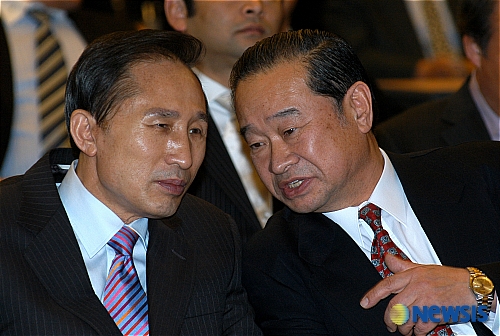 이야기 나누는 이명박 전 시장