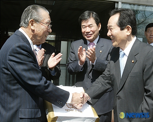 열린우리당 대한노인회 방문