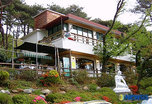 장복산공원 매점, 불법 증축
