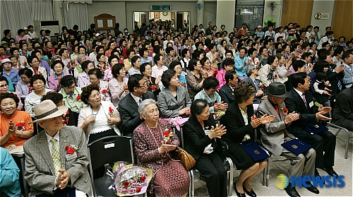 마포노인종합복지관, 2007 카네이션 축제 열어