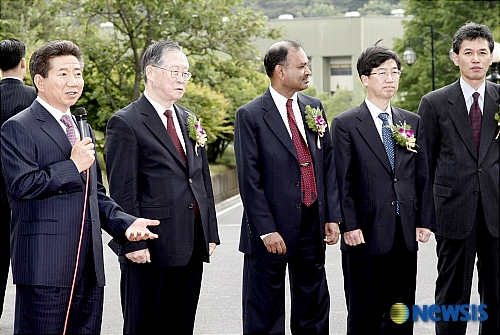 나노기술 집적센터 개소식 참석한 노무현 대통령