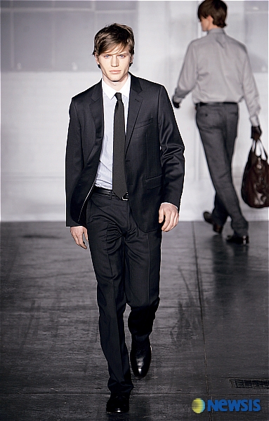 띠어리 맨 2007 F/W 의상