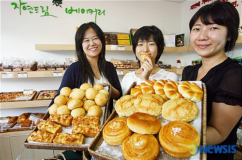 우리밀 빵과 유기농 아이스크림, 자연드림 베이커리