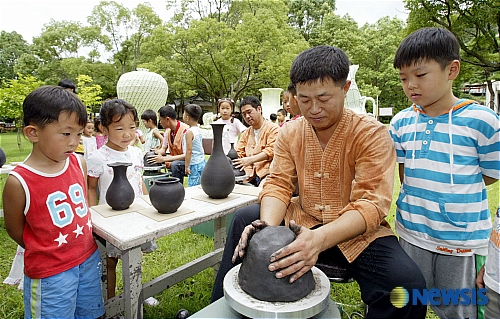 강진청자는 이렇게