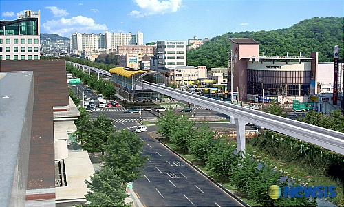 동대구로 달리는 모노레일 황금정거장