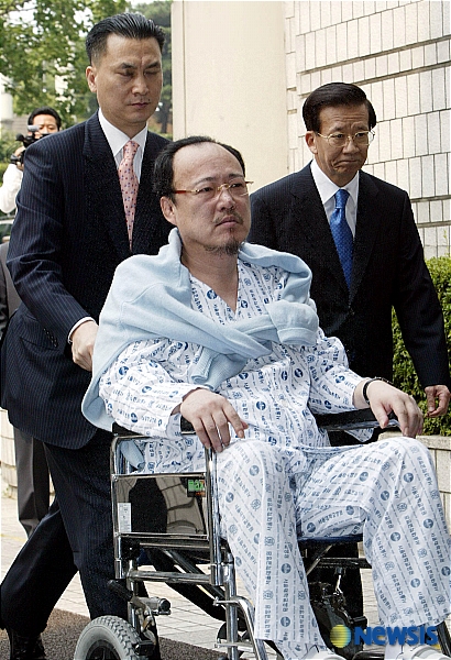 출두하는 김승연 한화그룹 회장