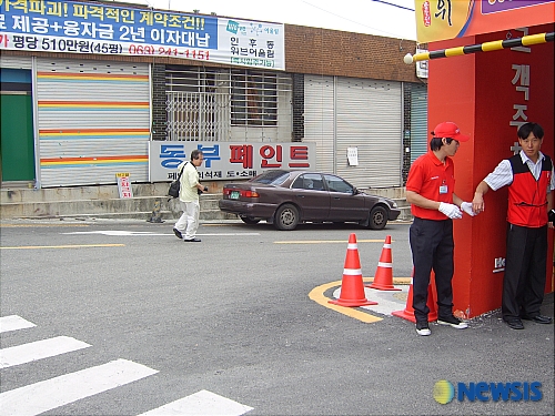 전주 홈플러스 비좁은 주차장 입구