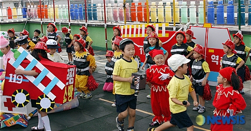 역촌어린이집, 소방동요경연대회 연습중