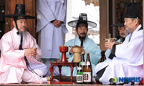 지인과 함께 마시는 청주