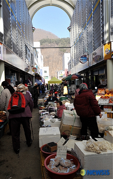 깔끔하게 현대화 된 정선 재래시장