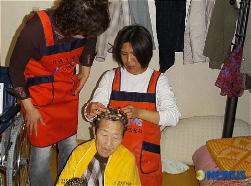 보훈가족에 이미용 서비스 봉사활동