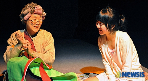 웃음과 눈물, 진짜 삶에 대한 이야기 그 여자의 소설