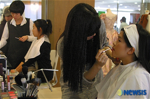 연지곤지 찍을까