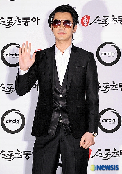 전진 스포츠동아 창간 축하해요
