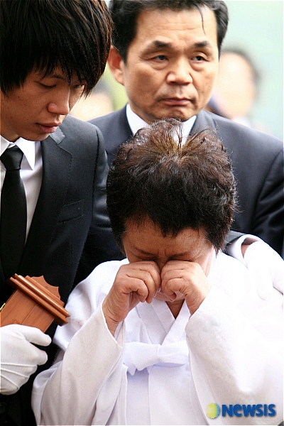 딸 김영주씨의 눈물