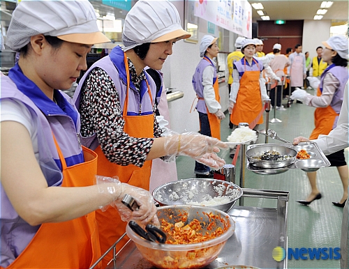 휴일에 배식봉사하는 아름아운 마음