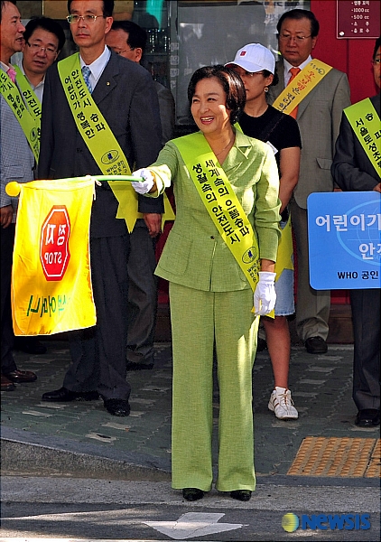 김영순 서울 송파구청장, 등굣길 교통안전봉사
