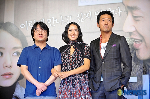 포즈를 취하는 멋진 하루의 주연들