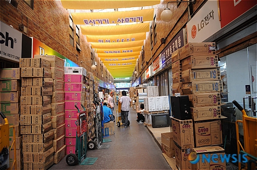 한산한 전자상가