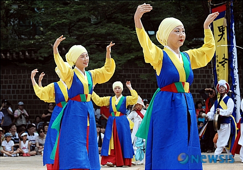 좋은 기운 몰아주는 남사당놀이
