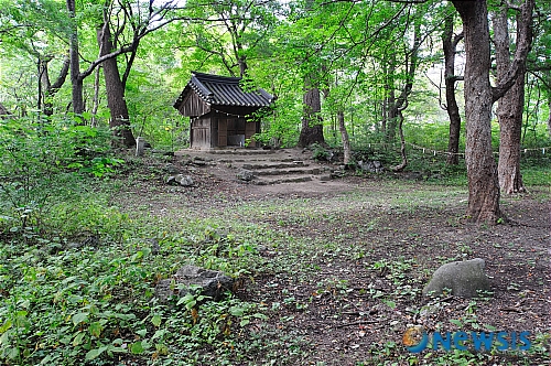 <민기자 여행사진>연중 두번 열리는 서낭당